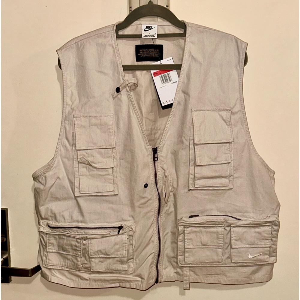 Nike cargo mesh net pocket shorts